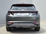 Hyundai Tucson 1.6 T-GDI PHEV Premium Sky 4WD / Fabrieksgarantie tot 05-2027 / Dealer onderhouden / Trekhaak afneembaar / Trekgewicht 1350 kg / Glazen schuif- en kanteldak / Elektrische achterklep / Stuur- Stoel & Achterbank verwarming / Achteruitrijcamera /