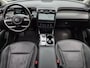 Hyundai Tucson 1.6 T-GDI PHEV Premium Sky 4WD / Fabrieksgarantie tot 05-2027 / Dealer onderhouden / Trekhaak afneembaar / Trekgewicht 1350 kg / Glazen schuif- en kanteldak / Elektrische achterklep / Stuur- Stoel & Achterbank verwarming / Achteruitrijcamera /