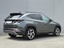 Hyundai Tucson 1.6 T-GDI PHEV Premium Sky 4WD / Fabrieksgarantie tot 05-2027 / Dealer onderhouden / Trekhaak afneembaar / Trekgewicht 1350 kg / Glazen schuif- en kanteldak / Elektrische achterklep / Stuur- Stoel & Achterbank verwarming / Achteruitrijcamera /