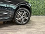 Volvo XC60 T6 AWD Recharge R-Design | Bowers & Wilkins | Stoelventilatie | 360° Camera | Head-Up Display | Adaptieve Cruise Control | Stoelverwarming voor+achter | Stuurwielverwarming | Schuifdak | Pilot Assist | BLIS Dode Hoek Detectie | Elektrische voorstoelen geheugen | Nappa Lederen bekleding | Zitting verlenging voorstoelen | Lederen dashboard | Gelamineerde/geluidwerende zijruiten | 19 Inch | Keyless Drive | Privacy Glass | Elektrisch bedienbare achterklep | DAB Radio | Apple Carplay/Android Auto | Volvo On Call met mobiele App functie | Onyx Black Metallic |