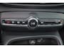 Volvo C40 Extended Range Ultimate 82 kWh - Panoramadak - IntelliSafe Assist & Surround - 360º Camera - Harman/Kardon audio - Verwarmde voorstoelen, stuur & achterbank - Parkeersensoren voor & achter - Elektr. bedienb. voorstoelen met geheugen links - Draadloze tel. lader - Warmtepomp - Inklapbare trekhaak - 19' LMV