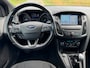Ford Focus Wagon 1.0 ST-Line nieuwe distributie, dealer ond. + gechipt en prachtige staat