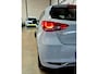 Mazda 2 1.5 SkyActiv-G 90 Homura +LED|Dodehoek|Lane|Camera|Stoel/stuurverw.|Navi|Apple|Android|DAB|PDC|16"LMV