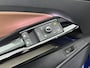 Volkswagen ID.4 - Pro Business 77 kWh // VOORRUIT VERWARMING // PANO // E-ACHTERKLEP //