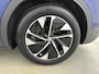 Volkswagen ID.4 - Pro Business 77 kWh // VOORRUIT VERWARMING // PANO // E-ACHTERKLEP //