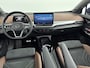 Volkswagen ID.4 - Pro Business 77 kWh // VOORRUIT VERWARMING // PANO // E-ACHTERKLEP //