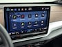 Volkswagen ID.4 - Pro Business 77 kWh // VOORRUIT VERWARMING // PANO // E-ACHTERKLEP //