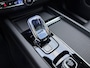 Volvo XC60 T8 406pk AWD Ultra - Dark Executive Edition / NIEUW / DIRECT LEVERBAAR / 22'' / STOELVENTILATIE / DUBBEL GLAS / CHARCOAL HEMEL / FOREST LAKE / MASSAGE /