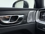 Volvo XC60 T8 406pk AWD Ultra - Dark Executive Edition / NIEUW / DIRECT LEVERBAAR / 22'' / STOELVENTILATIE / DUBBEL GLAS / CHARCOAL HEMEL / FOREST LAKE / MASSAGE /