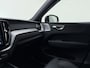 Volvo XC60 T8 406pk AWD Ultra - Dark Executive Edition / NIEUW / DIRECT LEVERBAAR / 22'' / STOELVENTILATIE / DUBBEL GLAS / CHARCOAL HEMEL / FOREST LAKE / MASSAGE /
