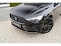 Volvo XC60 T6 Plug-in hybrid AWD Ultra Black Edition Long Range | Luchtvering | Trekhaak | HUD | Panoramisch schuif/kanteldak | Stoel en stuurwielverwarming | 21 inch | Harman Kardon | Adaptieve cruise control |