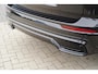Volvo XC60 T6 Plug-in hybrid AWD Ultra Black Edition Long Range | Luchtvering | Trekhaak | HUD | Panoramisch schuif/kanteldak | Stoel en stuurwielverwarming | 21 inch | Harman Kardon | Adaptieve cruise control |