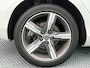 Volvo V40 1.5 T3 Polar+ Sport Automaat, R-design, Trekhaak met afneembare kogel, Panoramadak, Climate control, Cruise control, Harman Kardon audio, Extra getinte ramen achter, Leder-nubuck, 17 inch R-design wielen