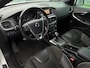 Volvo V40 1.5 T3 Polar+ Sport Automaat, R-design, Trekhaak met afneembare kogel, Panoramadak, Climate control, Cruise control, Harman Kardon audio, Extra getinte ramen achter, Leder-nubuck, 17 inch R-design wielen