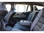 Volvo V60 T8 Plug-in hybrid AWD Plus Dark | Trekhaak | Verwarmbare voorstoelen+stuurwiel+achterbank | Premium audio by Harman Kardon | Verwarmbare voorruit | Rondom zichtcamera | 18 inch Lichtmetalen velgen |