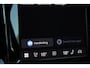 Volvo V60 T8 Plug-in hybrid AWD Plus Dark | Trekhaak | Verwarmbare voorstoelen+stuurwiel+achterbank | Premium audio by Harman Kardon | Verwarmbare voorruit | Rondom zichtcamera | 18 inch Lichtmetalen velgen |