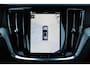 Volvo V60 T8 Plug-in hybrid AWD Plus Dark | Trekhaak | Verwarmbare voorstoelen+stuurwiel+achterbank | Premium audio by Harman Kardon | Verwarmbare voorruit | Rondom zichtcamera | 18 inch Lichtmetalen velgen |