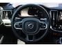 Volvo V60 T8 Plug-in hybrid AWD Plus Dark | Trekhaak | Verwarmbare voorstoelen+stuurwiel+achterbank | Premium audio by Harman Kardon | Verwarmbare voorruit | Rondom zichtcamera | 18 inch Lichtmetalen velgen |