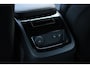 Volvo V60 T8 Plug-in hybrid AWD Plus Dark | Trekhaak | Verwarmbare voorstoelen+stuurwiel+achterbank | Premium audio by Harman Kardon | Verwarmbare voorruit | Rondom zichtcamera | 18 inch Lichtmetalen velgen |