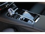 Volvo V60 T8 Plug-in hybrid AWD Plus Dark | Trekhaak | Verwarmbare voorstoelen+stuurwiel+achterbank | Premium audio by Harman Kardon | Verwarmbare voorruit | Rondom zichtcamera | 18 inch Lichtmetalen velgen |