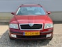 Skoda Octavia Combi 2.0 TDI Elegance [ ecc,cruise,lmv ]