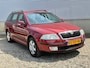 Skoda Octavia Combi 2.0 TDI Elegance [ ecc,cruise,lmv ]