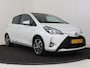 Toyota Yaris 1.5 Hybrid Premium | Dealer Onderhouden | Panoramadak | Climate Control | Cruise Control | Navigatie | Bluetooth | Elektrisch verstelbaar+inkapbare spiegels |
