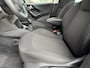 Peugeot 208 Benzine 1.200 Luxe 5-Deurs * Navigatie * Airco * Trekhaak * DAB Radio * Cruise Control * Zwart * NAP Kilometer Autopas * Vingerhoets; Vierde Generatie Eersteklas Service. Al meer dan 100 jaar een begrip in de Brabantse Kempen