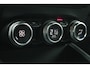 Renault Captur 1.6 E-Tech Plug-in Hybrid 160 Edition One | Trekhaak | 360 ° Camera | Keyless entry |