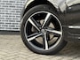 Volvo XC60 2.0 T5 FWD R-Design | Panorama dak | Standkachel | Bi-xenon koplampen | 20" velgen | Navigatie | Elektrische stoelverstelling | Stoelverwarming | Lederen sportstoelen | Voorruitverwarming | Volvo On Call |
