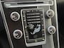Volvo XC60 2.0 T5 FWD R-Design | Panorama dak | Standkachel | Bi-xenon koplampen | 20" velgen | Navigatie | Elektrische stoelverstelling | Stoelverwarming | Lederen sportstoelen | Voorruitverwarming | Volvo On Call |