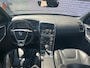 Volvo XC60 2.0 T5 FWD R-Design | Panorama dak | Standkachel | Bi-xenon koplampen | 20" velgen | Navigatie | Elektrische stoelverstelling | Stoelverwarming | Lederen sportstoelen | Voorruitverwarming | Volvo On Call |