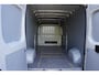 Fiat Ducato 35H 2.3 MultiJet L3H2 in Topstaat |1e eigenaar |Automaat |Grijs |160 pk |3500 KG |2e airbag |Camera |Cruise |Navi |Climate control |Trekhaak |EURO6