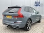 Volvo XC60 2.0 T8 455 pk Plug-in hybrid AWD Ultimate Dark Luchtvering Bowers Wilkins Audio Trekhaak 21 Inch Velgen 360 Camera Head-Up Display Plug in Hybride Ram Vol Opties Thunder Grey Metallic !