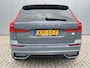 Volvo XC60 2.0 T8 455 pk Plug-in hybrid AWD Ultimate Dark Luchtvering Bowers Wilkins Audio Trekhaak 21 Inch Velgen 360 Camera Head-Up Display Plug in Hybride Ram Vol Opties Thunder Grey Metallic !