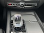 Volvo XC60 2.0 T8 455 pk Plug-in hybrid AWD Ultimate Dark Luchtvering Bowers Wilkins Audio Trekhaak 21 Inch Velgen 360 Camera Head-Up Display Plug in Hybride Ram Vol Opties Thunder Grey Metallic !