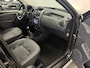 Dacia Duster 1.2 TCe 4x2 Blackshadow / Navi /