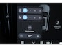 Volvo XC60 2.0 T6 Plug-in hybrid AWD Ultra Black Edition | Luchtvering | Harman Kardon Premium Audio | 360° Parkeercamera | Parkeersensoren voor + achter | Head-up Display | Google Infotainment | Stoelverwarming | Stuurwielverwarming