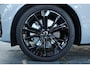 Volvo XC60 2.0 T6 Plug-in hybrid AWD Ultra Black Edition | Luchtvering | Harman Kardon Premium Audio | 360° Parkeercamera | Parkeersensoren voor + achter | Head-up Display | Google Infotainment | Stoelverwarming | Stuurwielverwarming