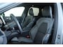 Volvo XC60 2.0 T6 Plug-in hybrid AWD Ultra Black Edition | Luchtvering | Harman Kardon Premium Audio | 360° Parkeercamera | Parkeersensoren voor + achter | Head-up Display | Google Infotainment | Stoelverwarming | Stuurwielverwarming