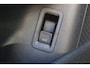 Volkswagen ID. Buzz GTX 4MOTION 86 kWh LWB 7p. 340PK / 250kW, 7 zitplaatsen, Harman Kardon geluidssysteem, 21" LMV, head-up display, wegklapbare trekhaak, elektrisch verstelbare voorstoelen met geheugen- en massagefunctie, elektrische schuiframen in schuifdeuren, keyless advanced, elektrische schuifdeuren links en rechts gecombineerd met elektrische achterklep, adaptieve cruise control (ACC) met Travel Assist, discover pro navigatie, verwarmbare voorstoelen, verwarmbaar multifunctioneel lederen stuurwiel, LED Matrix (IQ.Lights), alarm klasse II, rondomzichtcamera (Area View), 3-zone climatronic, Apple Carplay & Android Auto, dodehoekdetectie (Side Assist), dynamisch grootlichtassistent (Dynamic Light Assist), keyless go & entry etc.