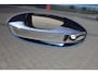 Volkswagen ID. Buzz GTX 4MOTION 86 kWh LWB 7p. 340PK / 250kW, 7 zitplaatsen, Harman Kardon geluidssysteem, 21" LMV, head-up display, wegklapbare trekhaak, elektrisch verstelbare voorstoelen met geheugen- en massagefunctie, elektrische schuiframen in schuifdeuren, keyless advanced, elektrische schuifdeuren links en rechts gecombineerd met elektrische achterklep, adaptieve cruise control (ACC) met Travel Assist, discover pro navigatie, verwarmbare voorstoelen, verwarmbaar multifunctioneel lederen stuurwiel, LED Matrix (IQ.Lights), alarm klasse II, rondomzichtcamera (Area View), 3-zone climatronic, Apple Carplay & Android Auto, dodehoekdetectie (Side Assist), dynamisch grootlichtassistent (Dynamic Light Assist), keyless go & entry etc.
