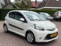 Toyota Aygo 1.0 VVT-i Dynamic Blue 5Drs 85d-KM! Airco LM-Velgen NL-Auto NAP Dealeronderhouden!