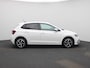 Volkswagen Polo 1.0 TSI Life Business 95pk | Navigatie | Apple Carplay/Android Auto | Cruise control adaptief | Digital Cockpit Pro | Climatronic (automatische airco) | Parkeer sensoren voor en achter | stoelverwarming |