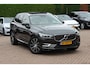 Volvo XC60 2.0 T8 Twin Engine AWD Inscription / Trekhaak / Panoramadak / 360Camera / Head-up / Bowers & Wilkens / 20'' / CarPlay / Navigatie / Stoelventilatie+Massage+Verwarming / Stuurverwarming / Dodehoek / DAB / ACC
