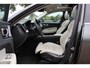 Volvo XC60 2.0 T8 Twin Engine AWD Inscription / Trekhaak / Panoramadak / 360Camera / Head-up / Bowers & Wilkens / 20'' / CarPlay / Navigatie / Stoelventilatie+Massage+Verwarming / Stuurverwarming / Dodehoek / DAB / ACC
