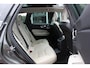 Volvo XC60 2.0 T8 Twin Engine AWD Inscription / Trekhaak / Panoramadak / 360Camera / Head-up / Bowers & Wilkens / 20'' / CarPlay / Navigatie / Stoelventilatie+Massage+Verwarming / Stuurverwarming / Dodehoek / DAB / ACC