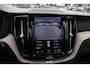 Volvo XC60 2.0 T8 Twin Engine AWD Inscription / Trekhaak / Panoramadak / 360Camera / Head-up / Bowers & Wilkens / 20'' / CarPlay / Navigatie / Stoelventilatie+Massage+Verwarming / Stuurverwarming / Dodehoek / DAB / ACC