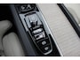 Volvo XC60 2.0 T8 Twin Engine AWD Inscription / Trekhaak / Panoramadak / 360Camera / Head-up / Bowers & Wilkens / 20'' / CarPlay / Navigatie / Stoelventilatie+Massage+Verwarming / Stuurverwarming / Dodehoek / DAB / ACC