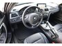 BMW 3-Serie Touring 320i Luxury Line / Leder / LED / Stoelverwarming / PDC